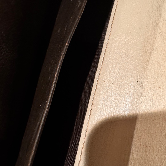 Gucci Brown/Tan Monogram Canvas Clutch Wallet with Cream Trim - Picture 5 of 5